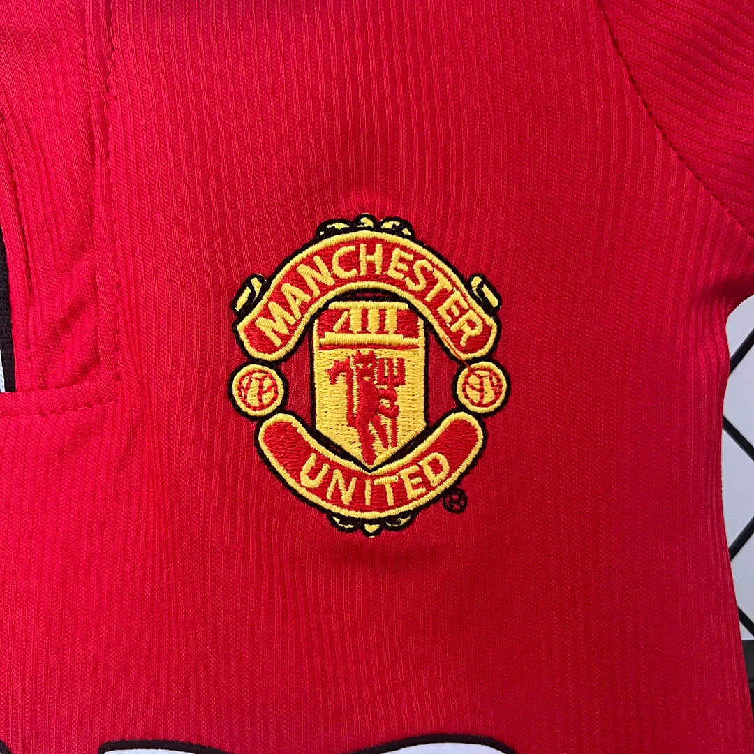 MANCHESTER UNITED 1998/99 RETRO JUNIOR