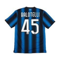 Alternative view of INTER MILAN 2010/11 RETRO