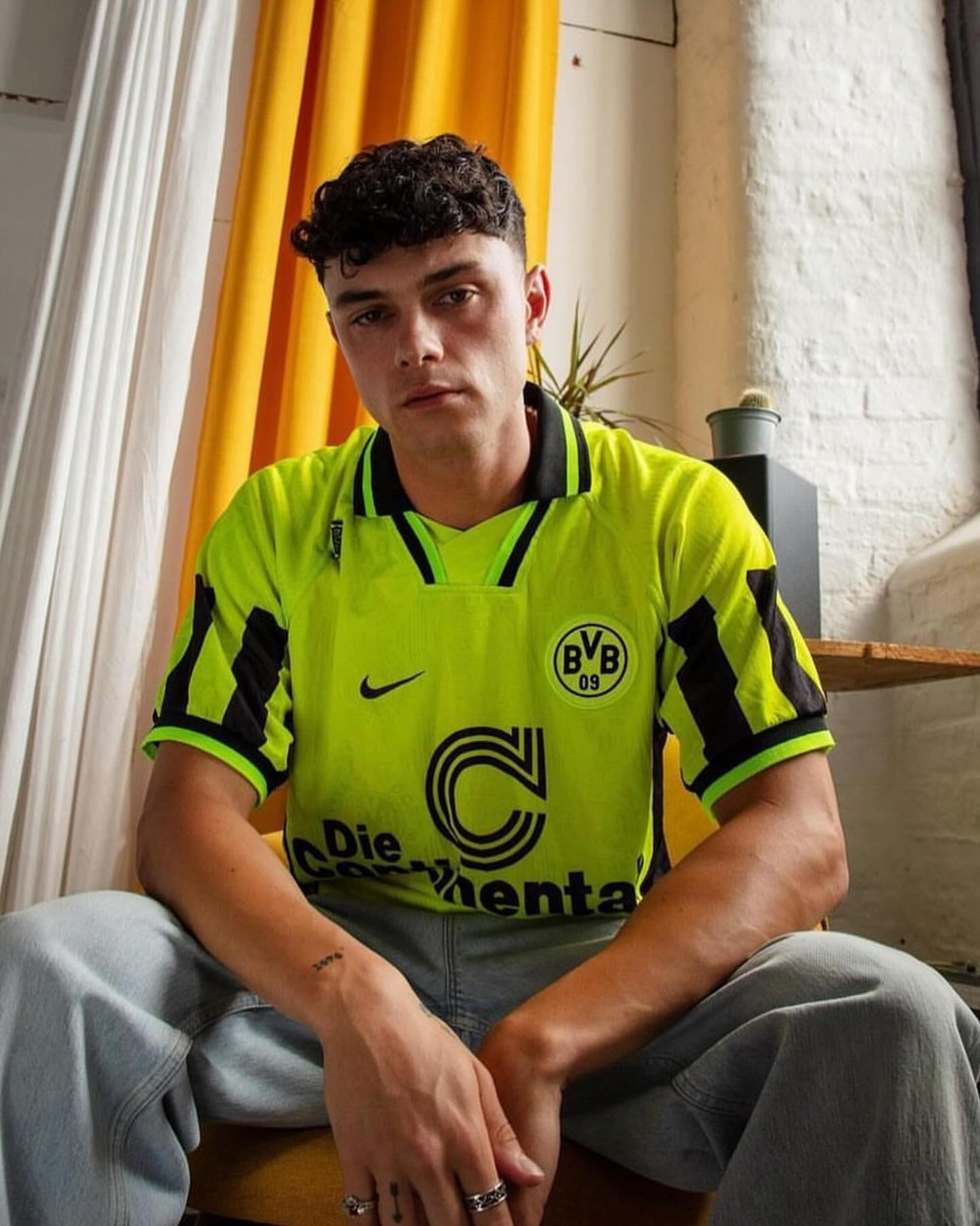 BORUSSIA DORTMUND 1996/97 RETRO – Class Football Jersey
