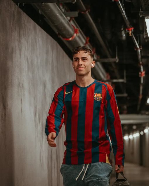 FC BARCELONA 2005-06 RETRO LONGSLEEVE – Class Football Jersey