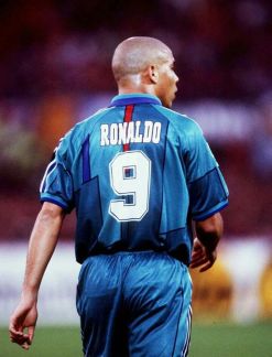 Alternative view of FC BARCELONA 1996-97 RETRO